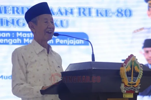Ketua MUI Jawa Tengah Dr KH Ahmad Darodji saat menjadi Keynote Speach peluncuran buku perjuangan ulama yang dilaksanakan di Wisma Perdamaian Semarang, Jum'at (22/8/2025). Foto: dokumentasi