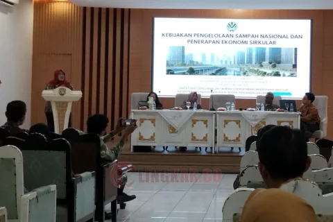 Lokakarya bertema Sampah Jadi Berkah: Inovasi dalam Pengolahan Sampahbdi gedung Abdi Praja Kabupaten Kendal Selasa (7/10/25). Foto: Yoedhi/Lingkar.co