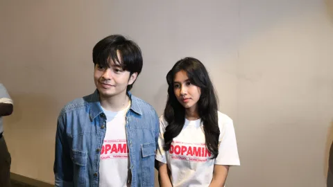 Angga Yunanda dan Shenina Cinnamon saat dijumpai usai promosi film di Semarang. (dok Alan Henry)