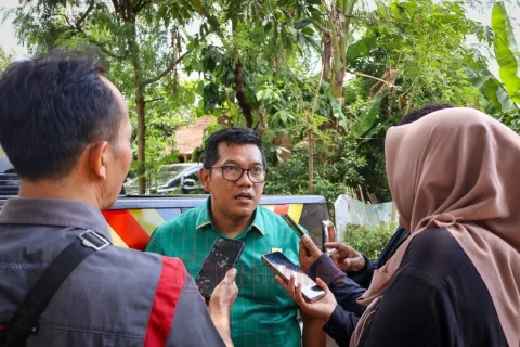 Ketua DPRD Kabupaten Kendal, Mahfud Sodiq saat ditemui wartawan. Foto; istimewa