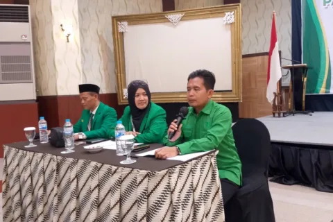 Sekretaris DPW PPP Jawa Tengah, Muhammad Naryoko saat memimpin sidang pleno penetapan formatur DPC PPP Kabupaten Semarang. Foto: Rifqi/Lingkar.co