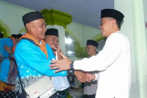 Pelepasan calon jemaah haji dari Masjid Agung Kota Magelang menuju Asrama Haji. Foto: dokumentasi