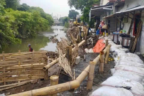 Gerak Cepat Tangani Tanggul Jebol Sungai Silandak, Penanganan Jangka Panjang Disiapkan