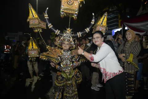 Walikota Semarang, Agustina Wilujeng Pramestuti saat menghampiri peserta SNC 2026. (dok Pemkot Semarang)