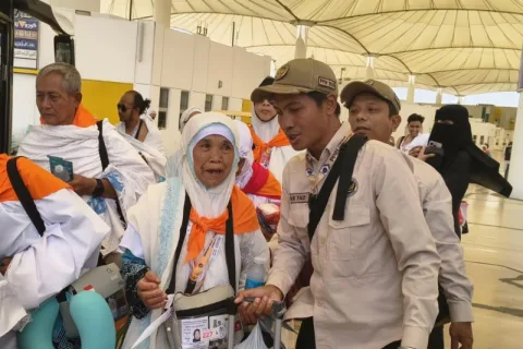 Mbah Painah, Naik Haji Setelah Puluhan Tahun Rajin Sisihkan Uang Hasil Jual Daun Pisang