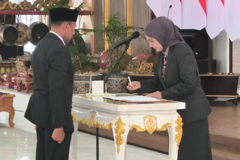 Bupati Kendal Lantik Agus Dwi Lestari sebagai Sekda Definitif