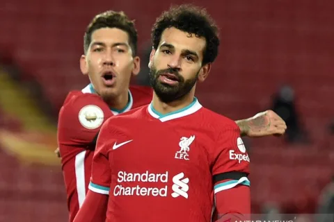 SANTAI: Selebrasi Mohamed Salah setelah cetak gol dalam pertandingan liga Inggris, belum lama ini. (ANTARA/LINGKAR JATENG)