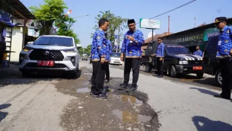 Tujuh Ruas Jalan di Sragen Rusak, Terparah di Depan Kantor Kecamatan Sukodono