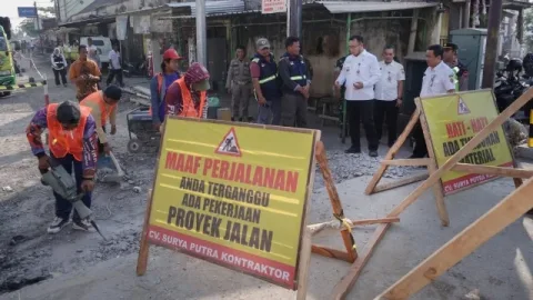Keluhan Masyarakat Sragen: Ruas Jalan Masaran–Pringanom Rusak, Banjir Saat Hujan dan Sebabkan Kecelakaan
