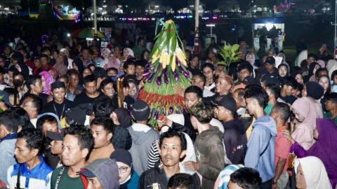 Ungkapan Rasa Syukur dan Kebersamaan, Ribuan Warga Padati Grebeg Sura Merti Jagad 2026