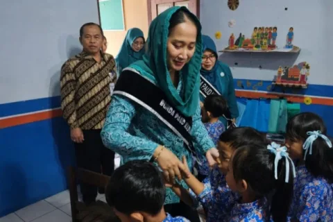 Pantau SPMB, Bunda PAUD Kabupaten Magelang Roadshow di Tiga Sekolah