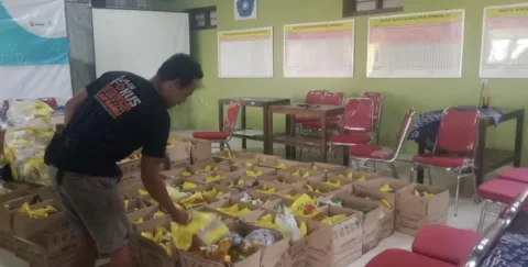 Diduga Berbau Solar, Ratusan Warga Klaten Tukarkan MinyaKita Bantuan Pemerintah