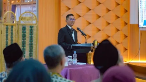 Pertahankan Disertasi Fenomena Platformisasi Sastra Bengenre Romansa Religi, Dosen UIN Walisongo Raih Gelar Doktor di Unnes