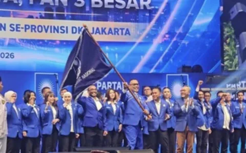 Zulhas Lantik Pengurus PAN DKI Jakarta 2024-2029, Uya Kuya Resmi Pimpin DPW