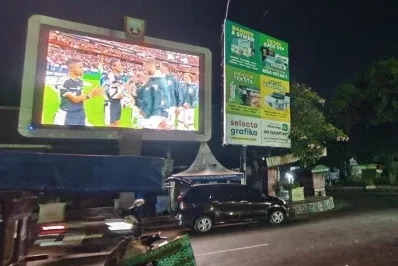 Pemkab Rembang Siarkan Piala Dunia di Videotron hingga Final