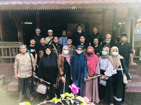 KOMPAK: Pengurus IKPM Gontor Cabang Eks Karesidenan Pati Gelar Rapat Triwulan belum lama ini. (DOK. LINGKAR.CO)