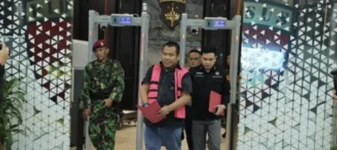 Kejagung Sita 390 Ton Tanah Mengandung Logam Tanah Jarang Milik PT PMM di Batam