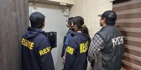 Polisi Temukan Uang SGD dan USD dalam Jumlah Fantastis di Brankas Kafe de’Clan Cipete