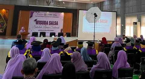 Sekolah Lansia Salimah Kota Semarang Luluskan Angkatan Pertama, Pemkot Dukung Pendidikan Sepanjang Hayat