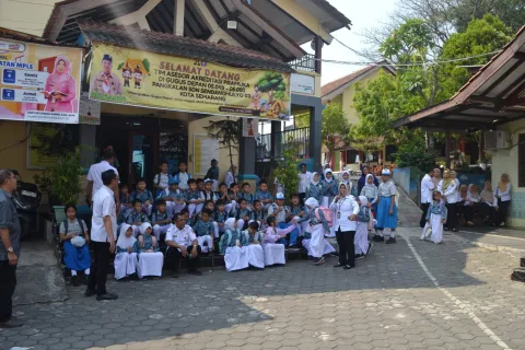 Pohon Tumbang Timpa SDN Sendangmulyo 3, Disdik Semarang Pastikan Siswa Tetap Belajar