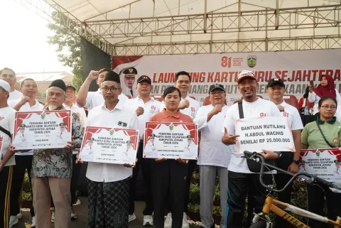Belasan Ribu Guru di Jepara Terima Program Kartu Sejahtera, Segini Nominalnya