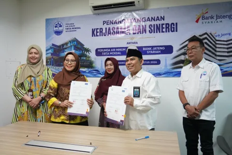 Pasang Sambungan Air Kini Bisa Diangsur,  PDAM Semarang Gadeng Bank Jateng Syariah