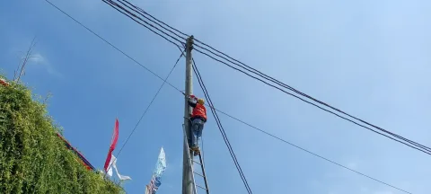 PLN Icon Plus Rapikan Jaringan di Bantul, Jaga Keandalan