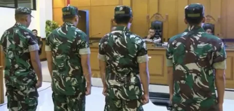 Empat Prajurit TNI Dituntut 2,5 Tahun Penjara dalam Kasus Penyiraman Air Keras Aktivis KontraS