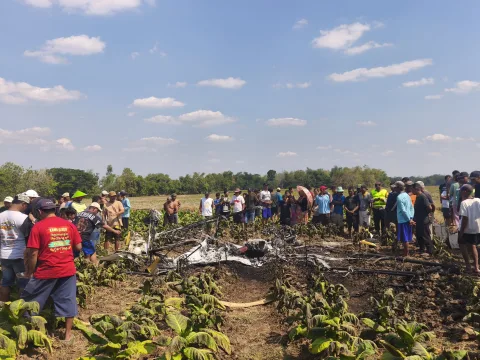 Pesawat Latihan Terbakar di Lahan Tembakau Blora, Penumpang Selamat