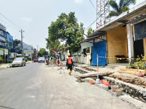 Sering Picu Genangan, Drainase Jalan Supriyadi Pati Diperbaiki