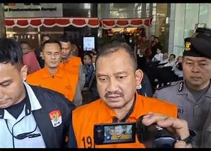 6 Kepala Sekolah Semarang dipanggil KPK Terkait Kasus Anom Widiyantoro