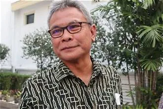 Alasan Sebenarnya Johan Budi ke Solo Temui Jokowi Terkuak