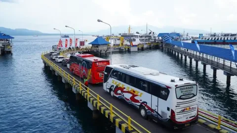 Kemacetan Panjang Terjadi Lagi di Pelabuhan Ketapang Hingga Berjam-jam