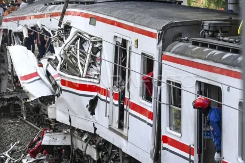Kecelakaan Maut Antara Fortuner dengan Kereta Api di Jember