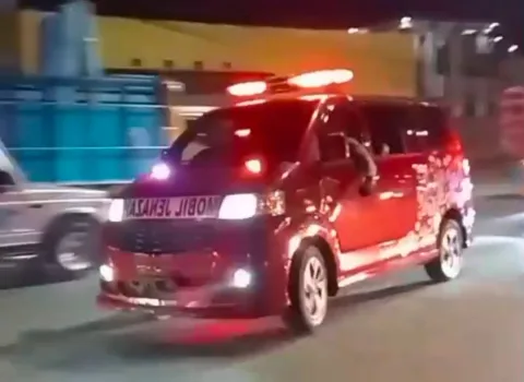Laka Lantas Antara Pemotor dengan Truk Tronton Hingga Menewaskan