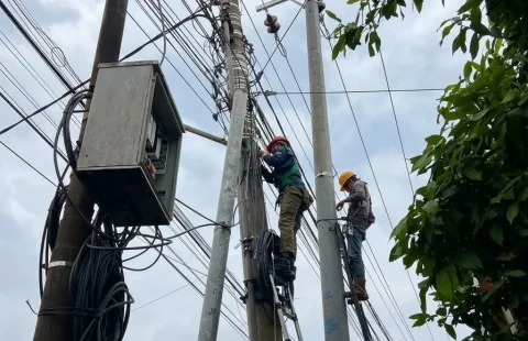 PLN Icon Plus Rawat Jaringan di Majenang, Kabel Ditata Sesuai Kondisi Lapangan