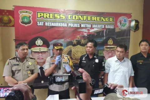 Polisi Gerebek Kampung Ambon yang Menjadi Sarang Narkoba