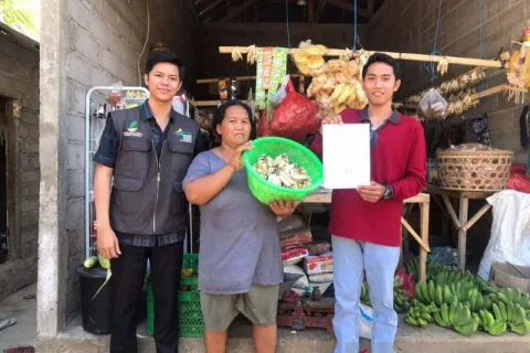 Ilustrasi - Sebanyak 79 keluarga di Kabupaten Buleleng, Bali, yang sebelumnya masuk sebagai Keluarga Penerima Manfaat Program Keluarga Harapan (KPM PKH) sudah dianggap mandiri karena perekonomian mereka sudah meningkat, sehingga mereka dinyatakan masuk kategori Graduasi Sejahtera Mandiri, (ANTARA/LINGKAR.CO)