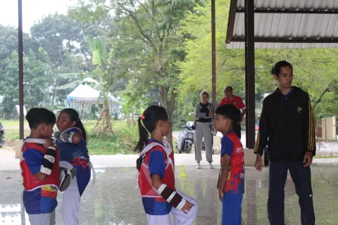 Proses latihan Great Taekwondo Community (GTC) Semarang di Semarang, Minggu (16/1/2022). Muhammad Nurseha/lingkar.co