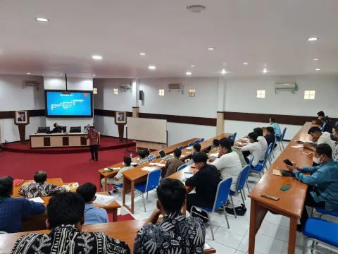 Sekretaris Jenderal (Sekjend) Dewan Pimpinan Pusat Partai Persatuan Pembangunan (DPP PPP) Arwani Thomafi dalam acara Sekolah Demokrasi Politik PB HMI di Semarang (20/1/2022).dok pribadi/Muhammad Idris/Lingkar.co