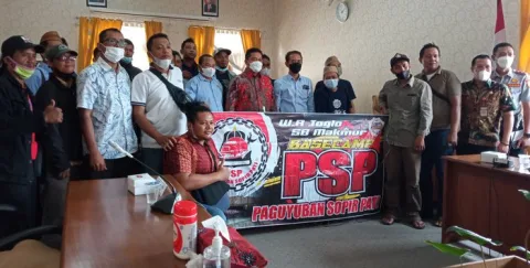 paguyuban-sopir-pati-geruduk-gedung-dewan