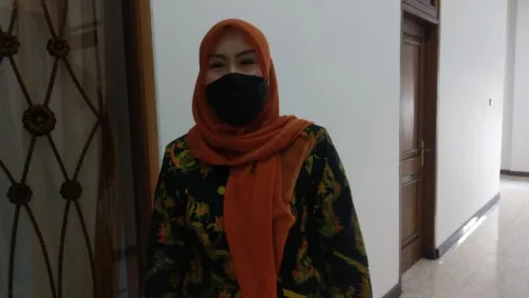 Anggota-Komisi-D-Dewan-Perwakilan-Rakyat-(DPRD)-Pati-Muntamah