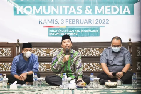 Bupati Rembang Abdul Hafidz bersama Wakil Bupati Rembang Gus Hanies saat acara Ngopi bareng Bupati dan Wabup Kamis (3/2/2022). AKID.AH/LINGKAR.CO