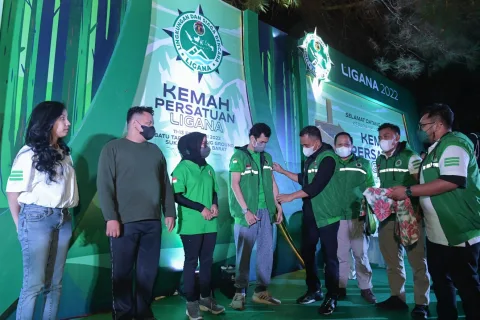 Sekjen DPP PPP Arwani Thomafi (Gus Arwani) saat membuka Kemah Persatuan Ligana di Sukabumi. IDRIS/LINGKAR.CO