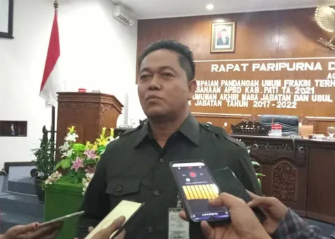 Ketua DPRD Pati, Ali Badrudin. (Arif Febriyanto/Lingkar.co)