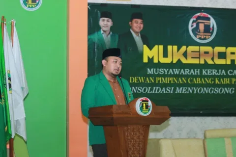 Ketua DPC PPP Blora, M. Ahmad Faishol berikan paparan saat adakan Mukercab/LILIK YULIANTORO/LINGKAR.CO