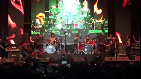 Shinya Kaori Katarina Hanako (Ai) saat duet bersama Roy Jeconiah di Hut ke-3 CRKS Kabupatrn Semarang. Dok Pribadi/Lingkar.co