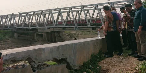 Talud-di-Tanggulangin-Retak,-DPRD-Kudus-Lakukan-Sidak
