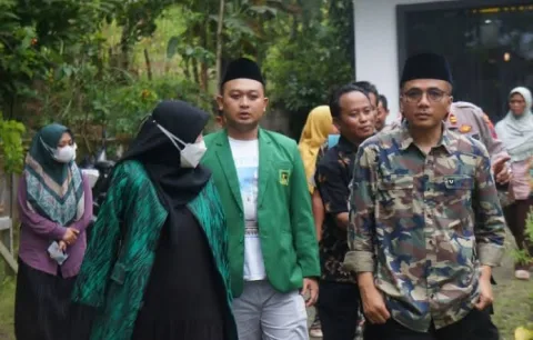 dokumentasi Lilik Yuliantoro/Komisioner Difabel Pusat Hj Fatimah Asri Mutmainah (kiri), Ketua DPC PPP Blora M Ahmad Faishol Nadjib (tengah), Sekjend DPP PPP M Arwani Thomafi (kanan)
