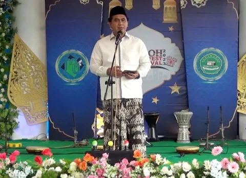 Wakil Gubernur Jawa Tengah, Taj Yasih Maimoen saat menghadiri Festival hadroh Jateng Gayeng di Ponpes Manbaul Ulum, Minggu (19/2/2023)/LINGKAR.CO/Kharen Puja Risma
